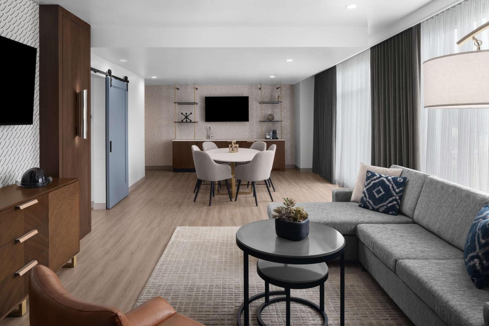 Hotel West & Main Conshohocken, Tapestry Collection Hilton 외부 사진
