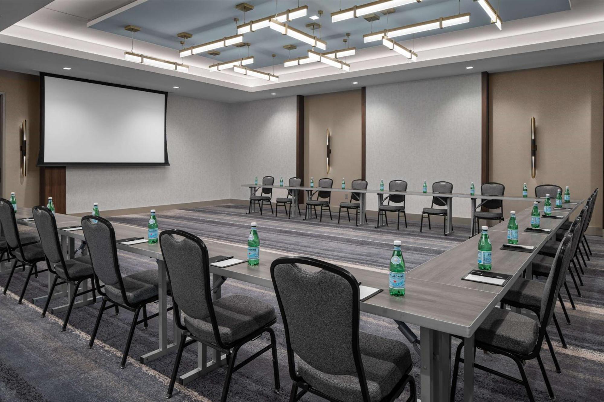 Hotel West & Main Conshohocken, Tapestry Collection Hilton 외부 사진